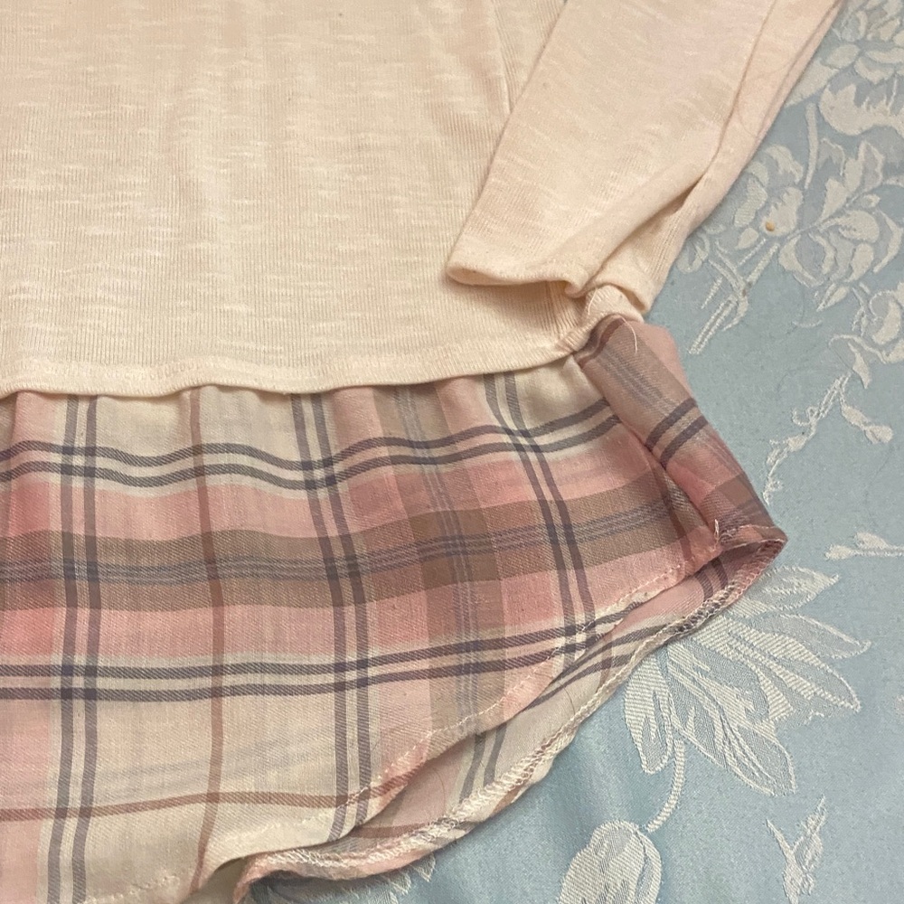 Women's Cream and Pink Plaid Hem Top - Picture 4 of 11